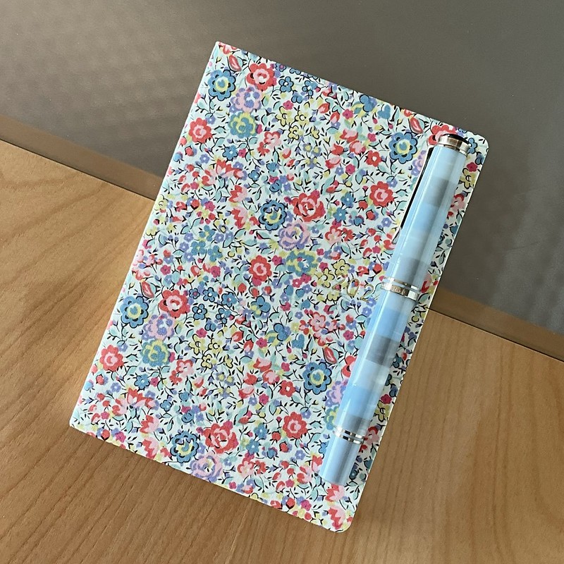 ほぼ日手帳 HON 2024」を買いました。（A6 LIBERTY FABRICS/Emma and