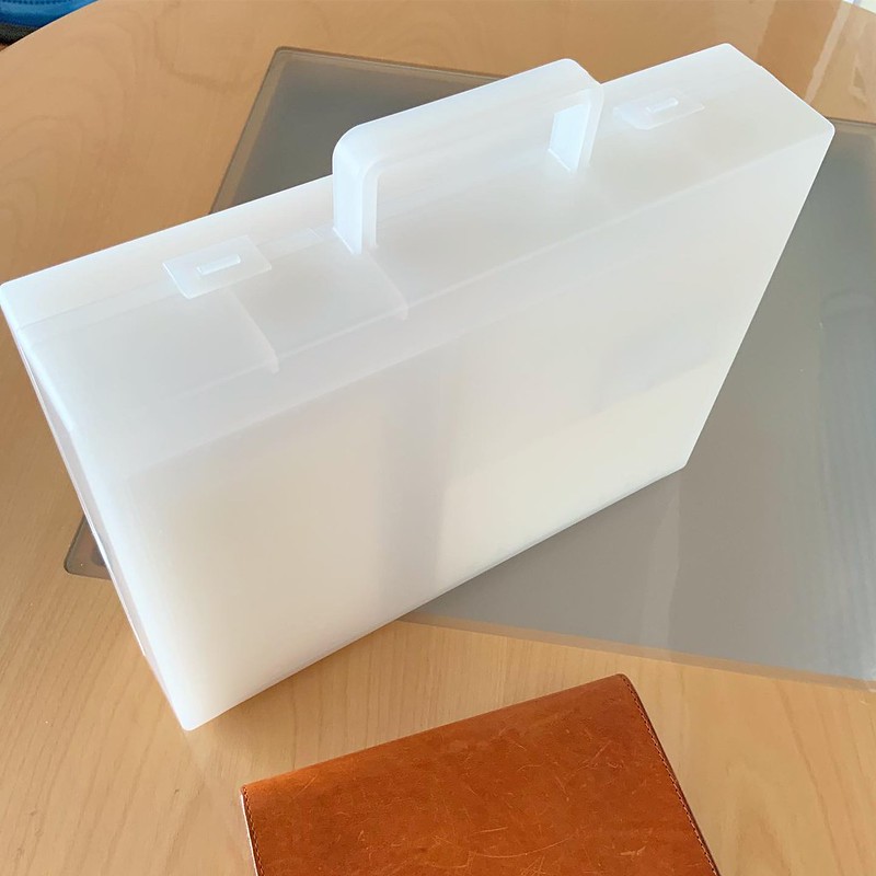 自立収納できるキャリーケース